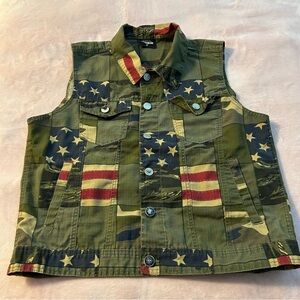 Diamond Stash green camo American flag patchwork vest size M buttons up